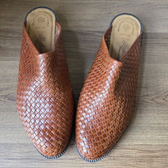 EUC LEATHER CRAFT BY FASHION TRADITION BEAUTIFUL LEATHER WOVEN LOW HEEL MULES 10 - Picture 3 of 15